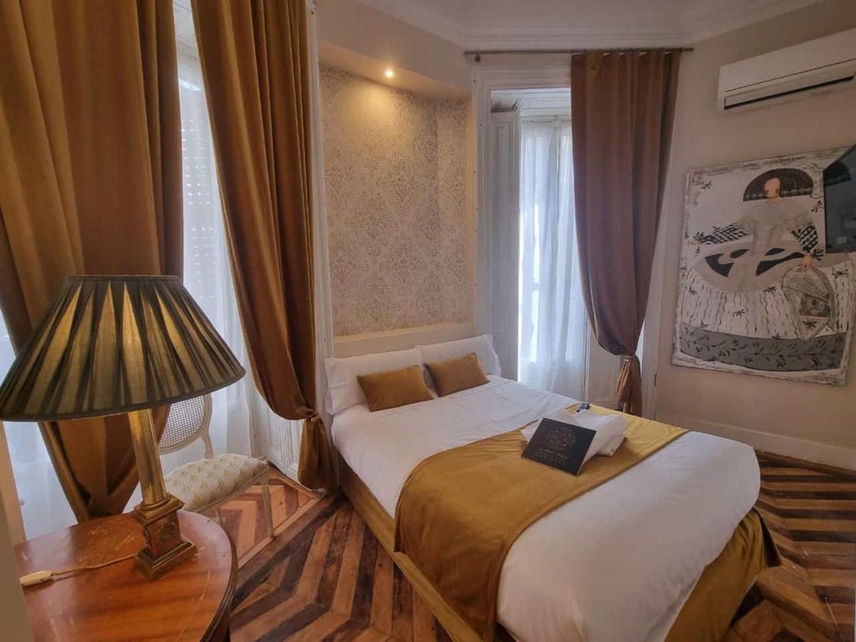 Le Petit Palue- Flora Hotell Madrid Eksteriør bilde